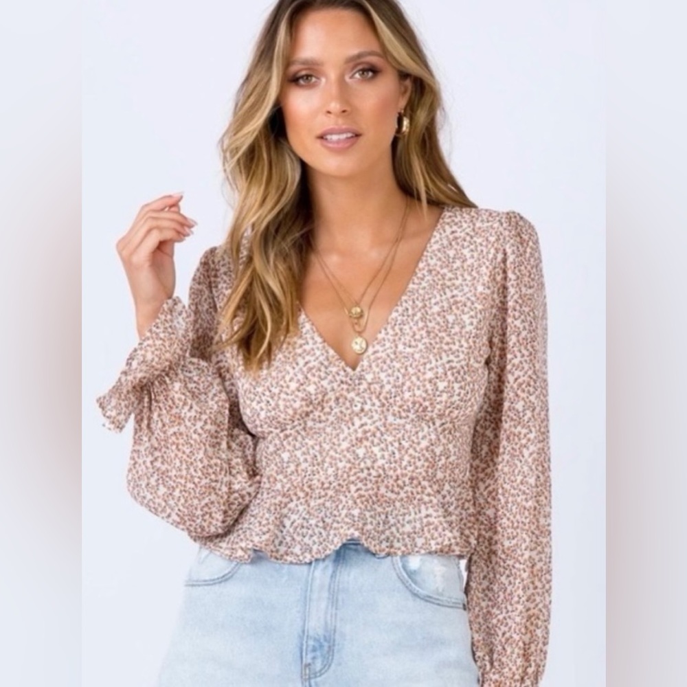 Princess Polly Morwen Top in Beige Size 4